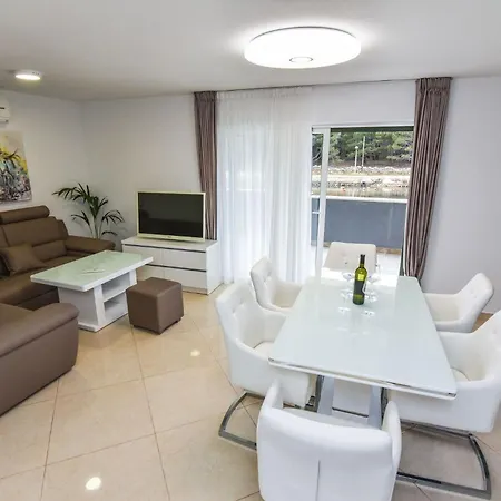 Appartement Charming 2 Brd With Ocean Mountain Views Vir