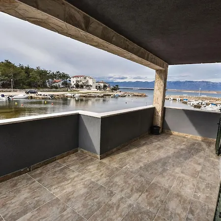 Charming 2 Brd With Ocean Mountain Views Appartement